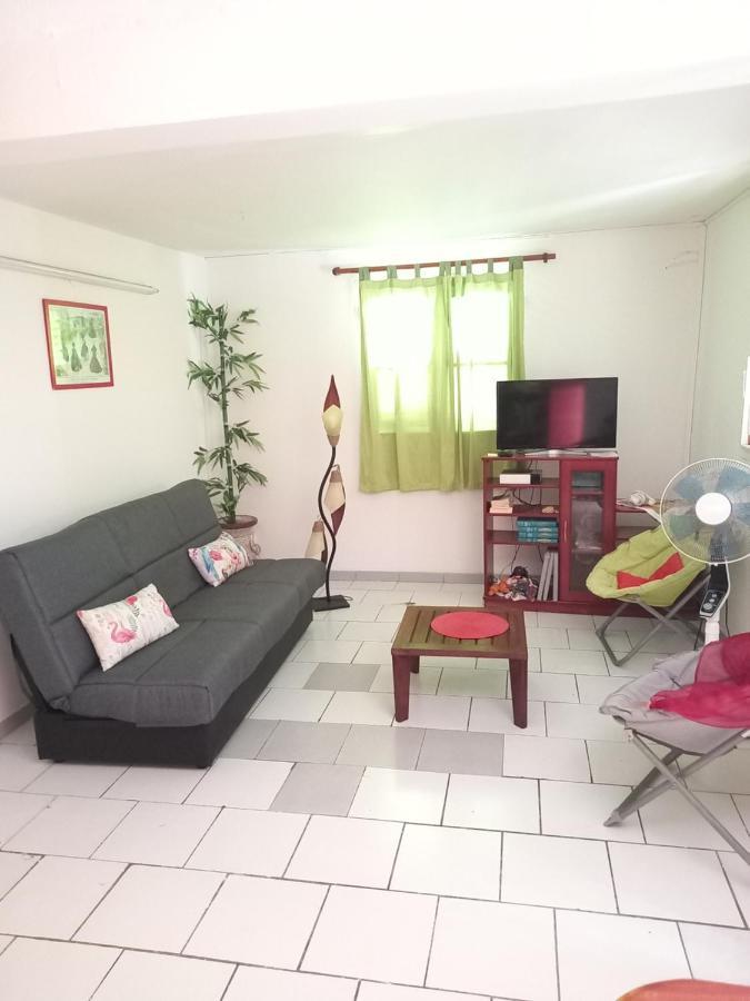Bel Appartement - Proche Des Plages De Sainte Anne エクステリア 写真