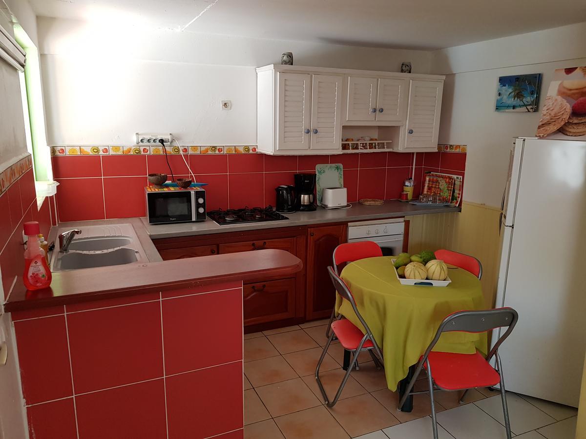 Bel Appartement - Proche Des Plages De Sainte Anne エクステリア 写真