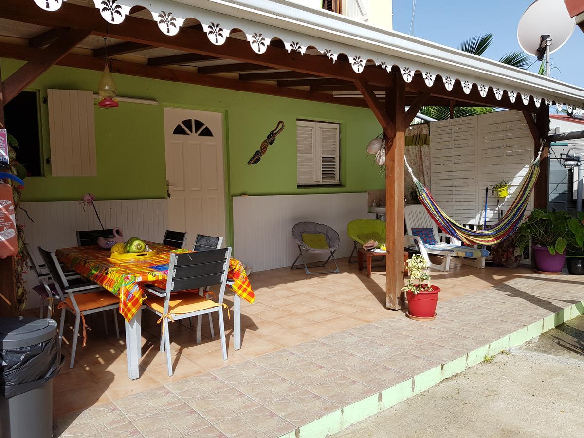 Bel Appartement - Proche Des Plages De Sainte Anne エクステリア 写真